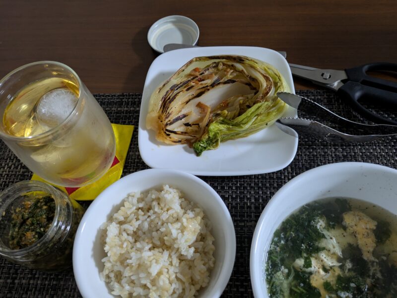 白菜ステーキとモロヘイヤスープと紫蘇味噌の夜ごはん