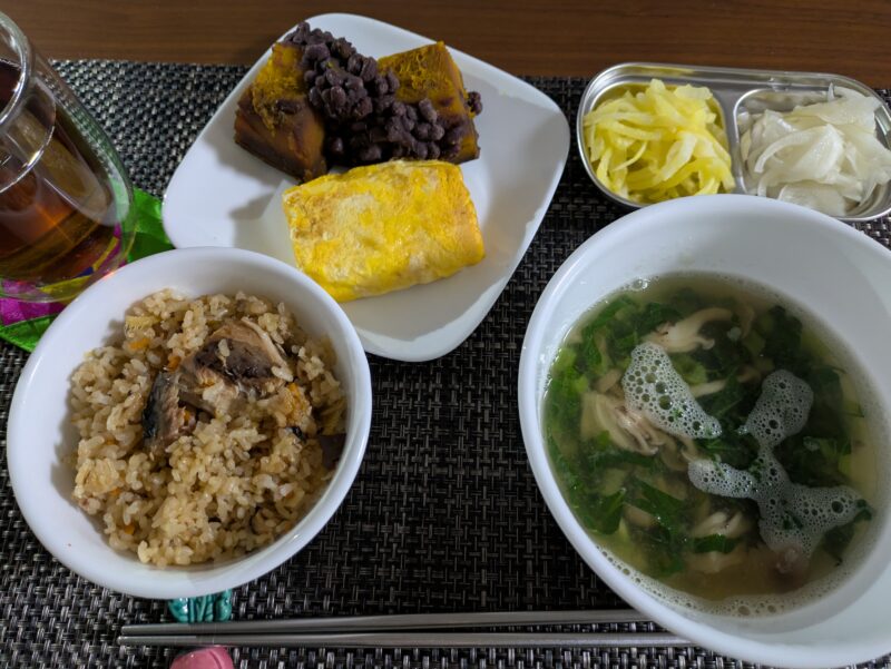 鯖ごはん、たまごやき、かぼちゃのいとこ煮の夜ごはん