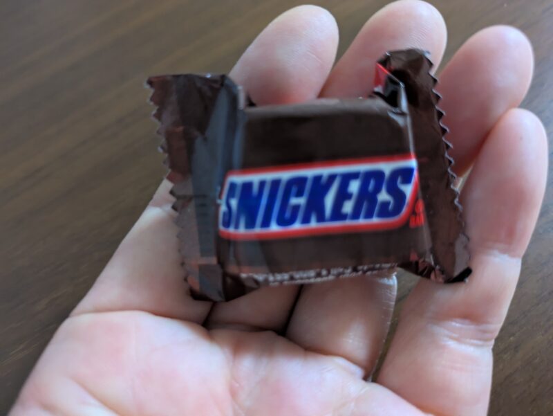 もらったスニッカーズ