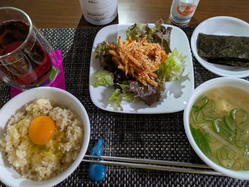 卵ごはんと味噌汁の夜ごはん